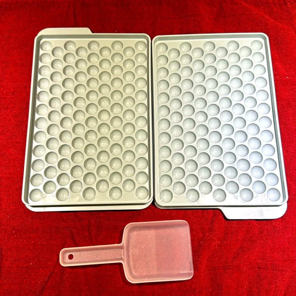 Mini Ice Cube Tray with Storage Container - Picture 4 of 9